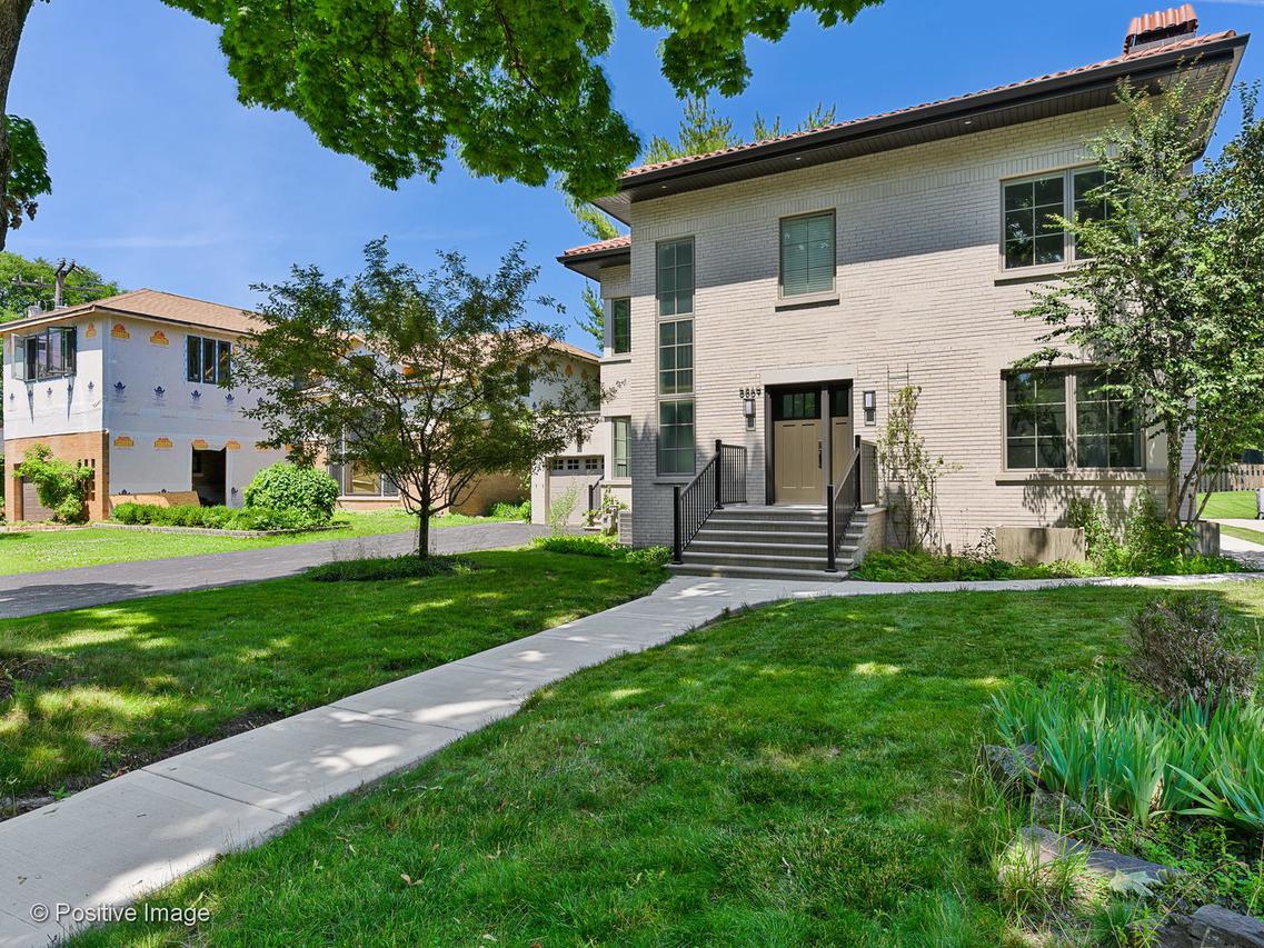5869 N Lansing Ave., Chicago, IL 60646