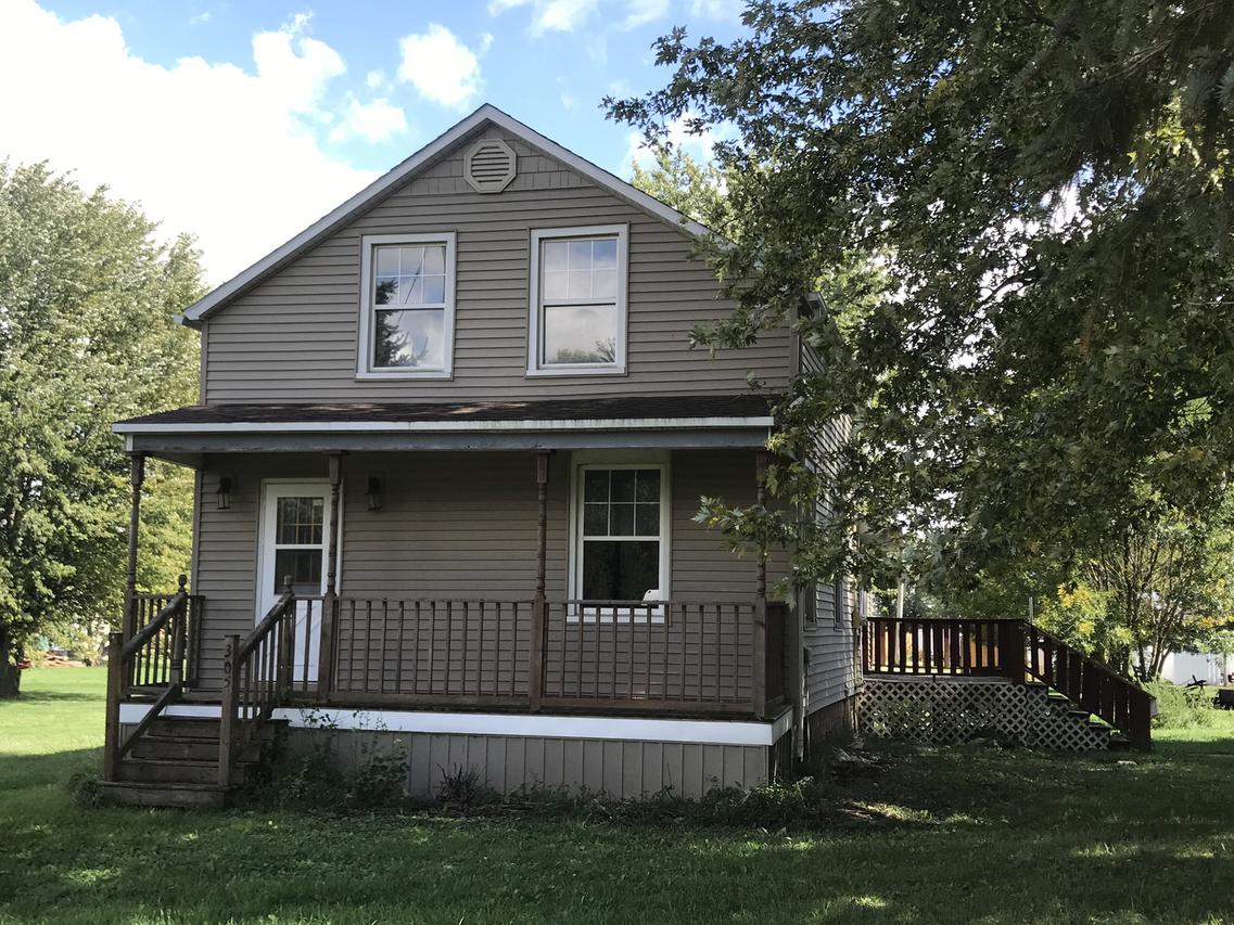 305 High St., Dover, IL 61323