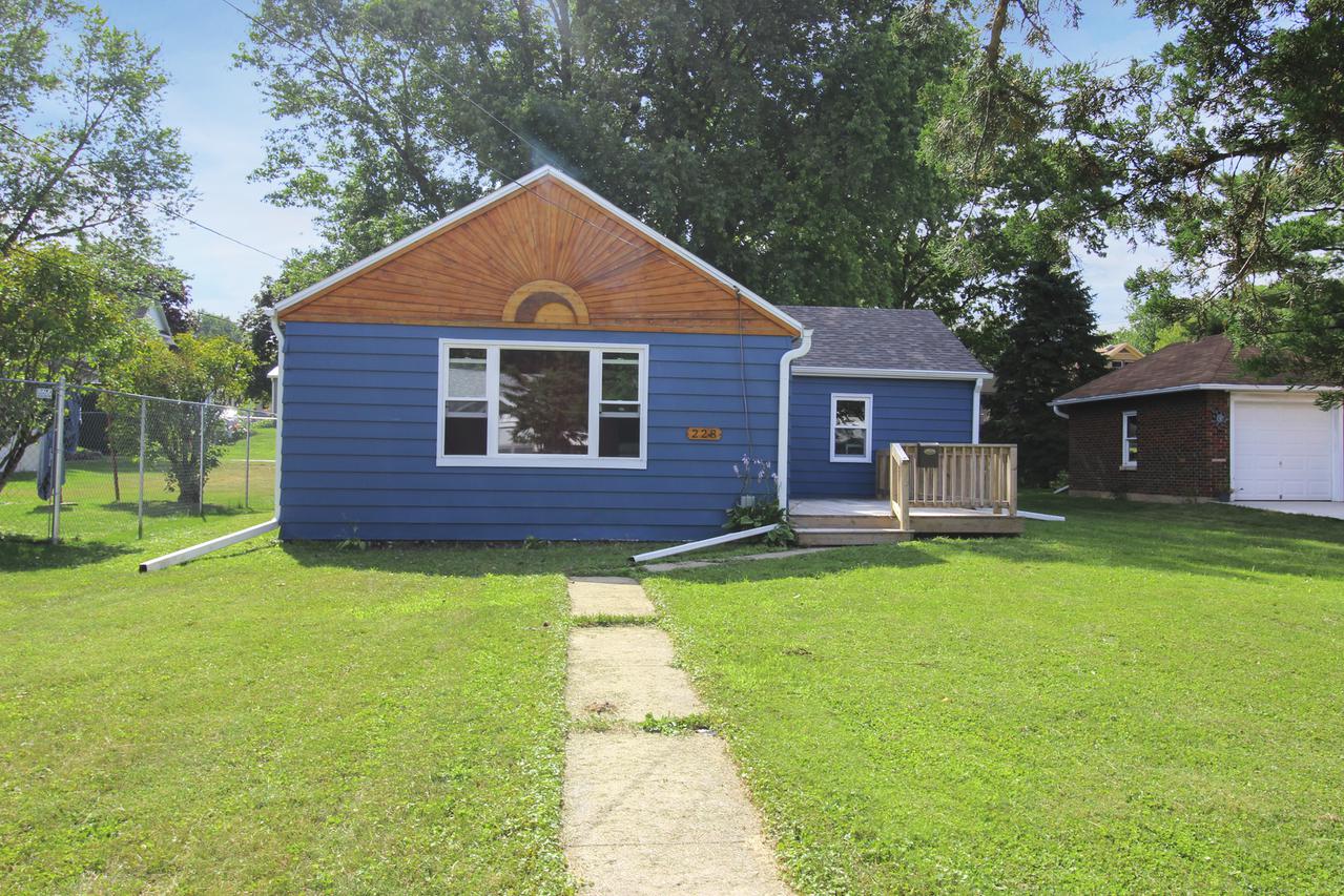 228 N Whistler Ave., Freeport, IL 61032