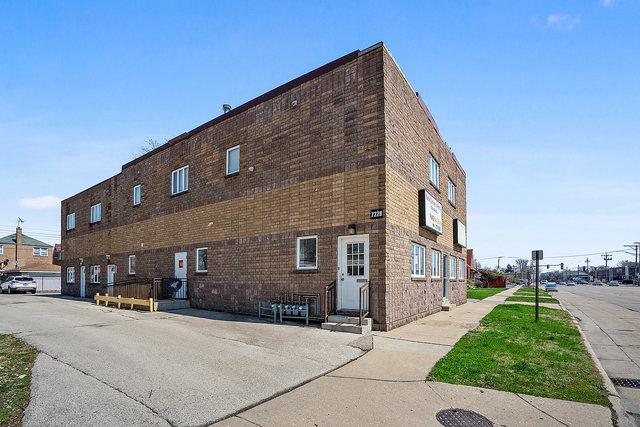 7228 Pershing Rd. #2E, Lyons, IL 60534