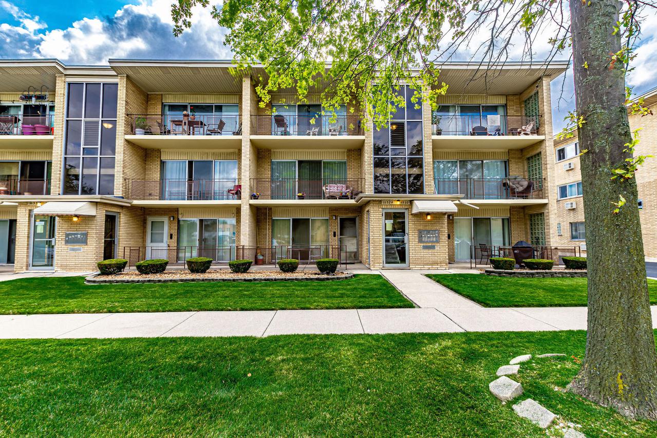 10322 S Komensky Ave. #C, Oak Lawn, IL 60453