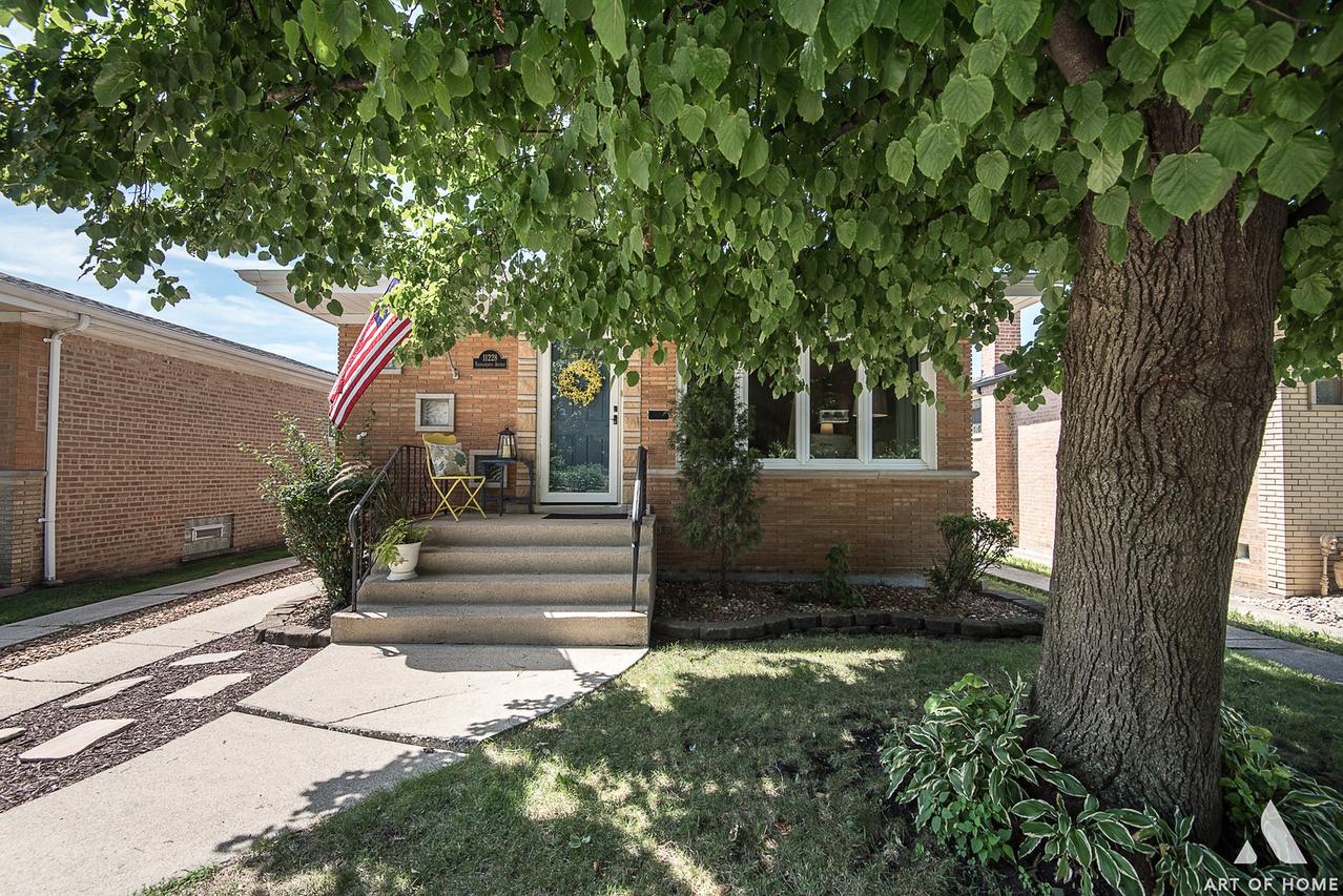 11228 S Sacramento Ave., Chicago, IL 60655