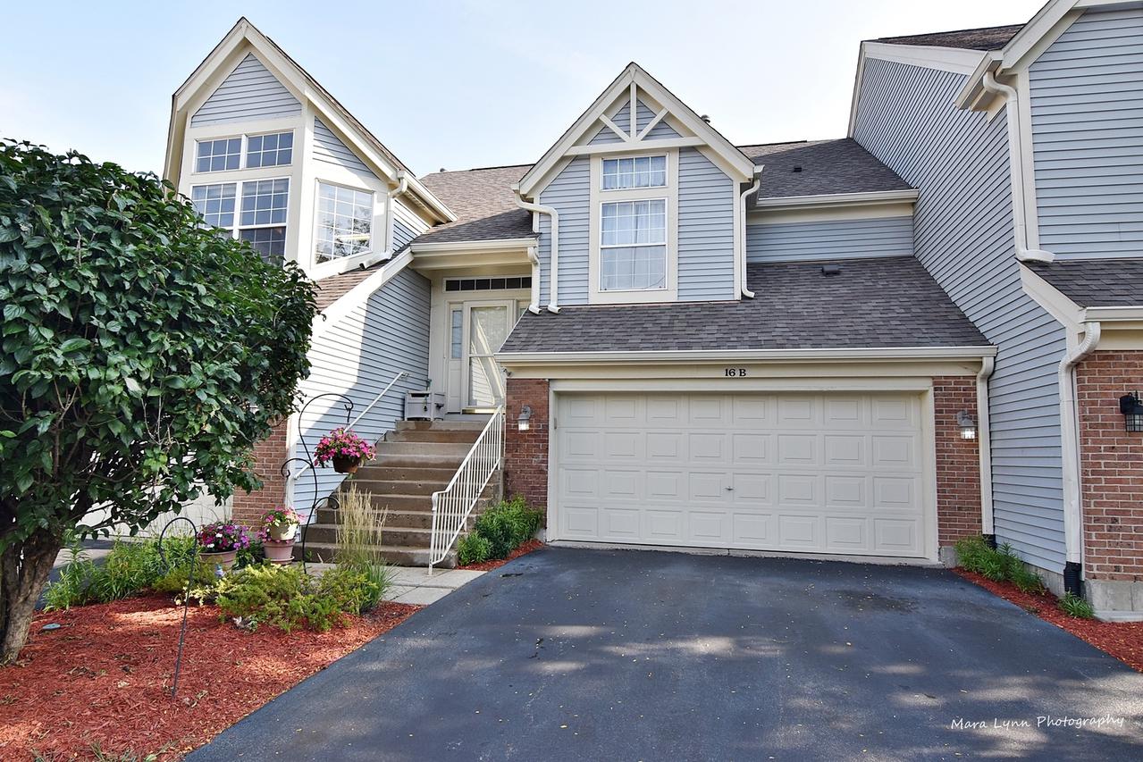 16 Ione Dr. #B, South Elgin, IL 60177