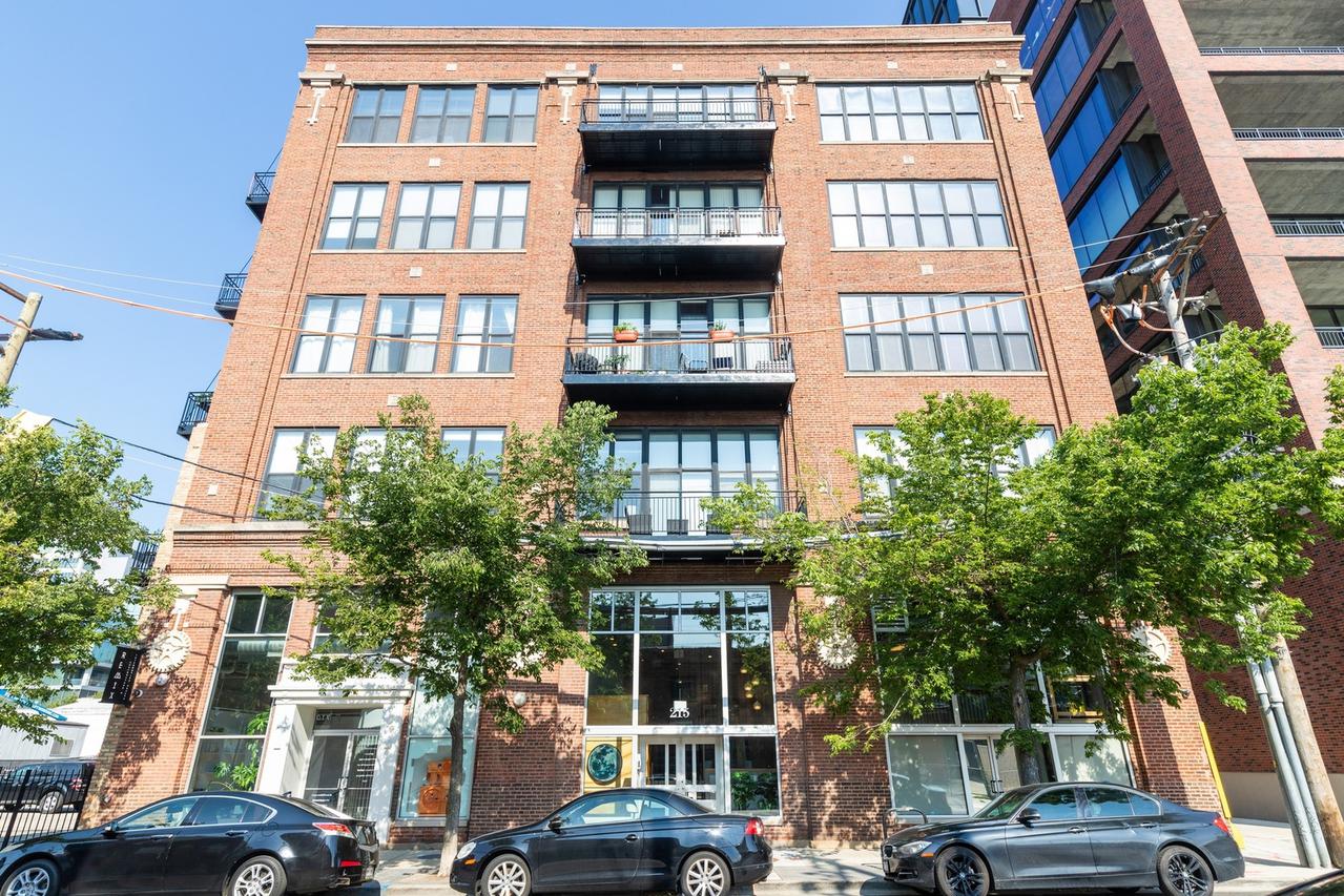 215 N Aberdeen St. #406A, Chicago, IL 60607