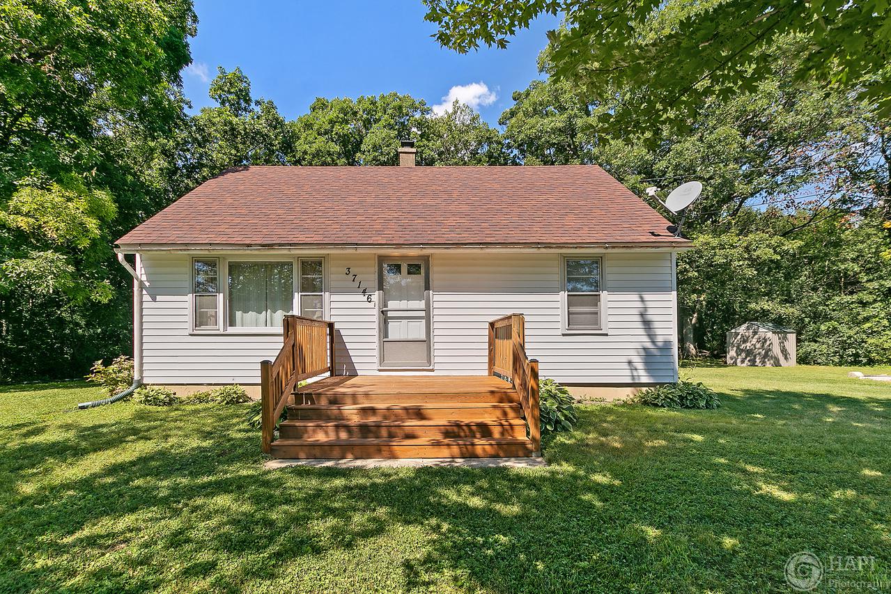 37146 N Frolic Ave., Beach Park, IL 60087