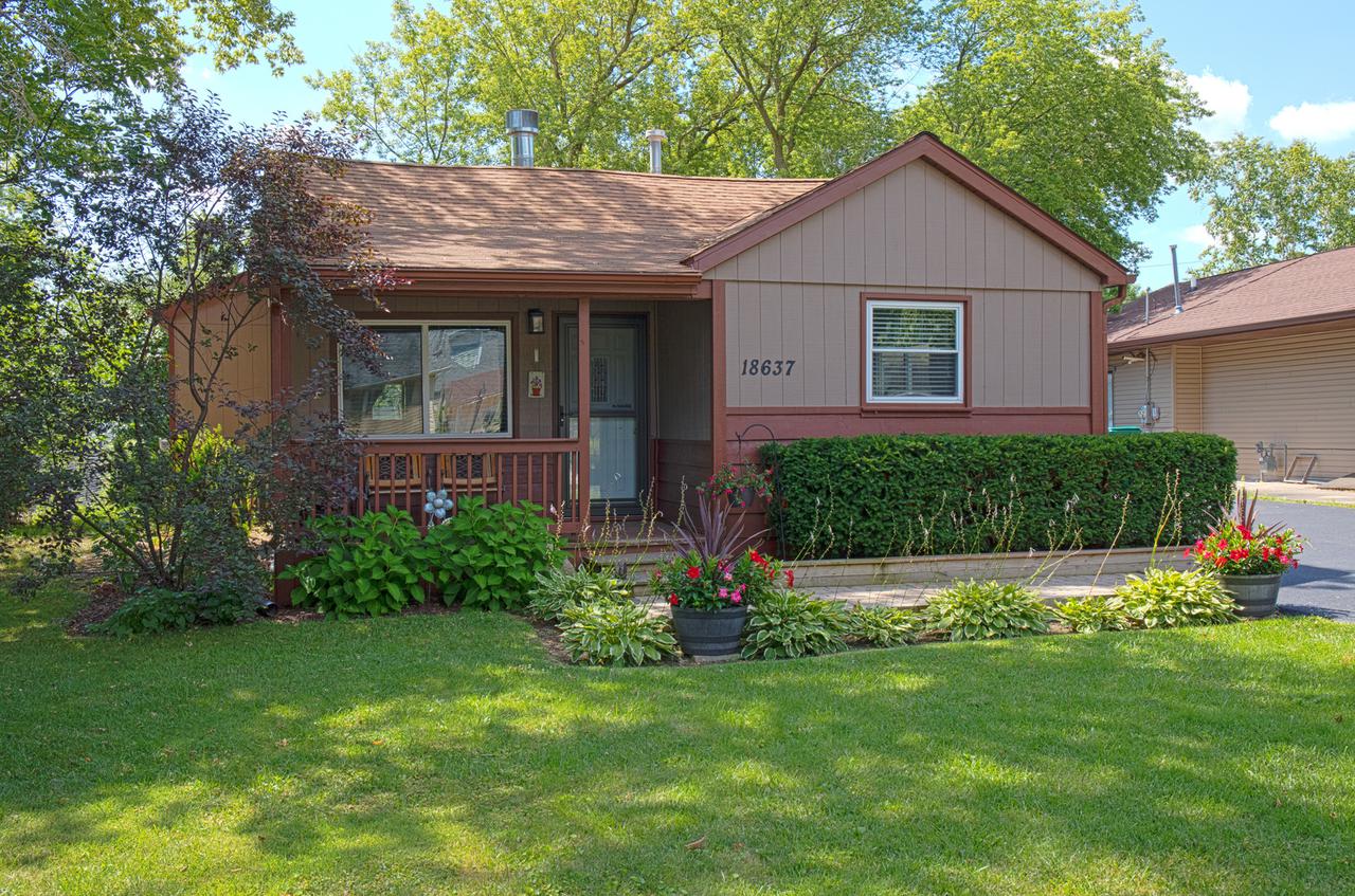 18637 W Hickory Pl., Grayslake, IL 60030