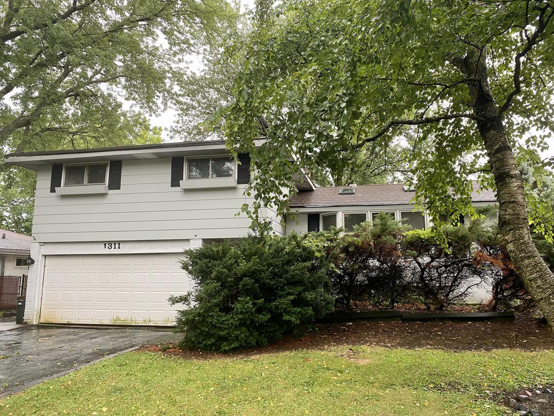 1311 E Ironwood Dr., Mount Prospect, IL 60056