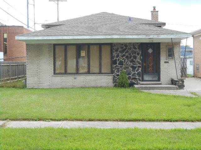 678 Muskegon Ave., Calumet City, IL 60409
