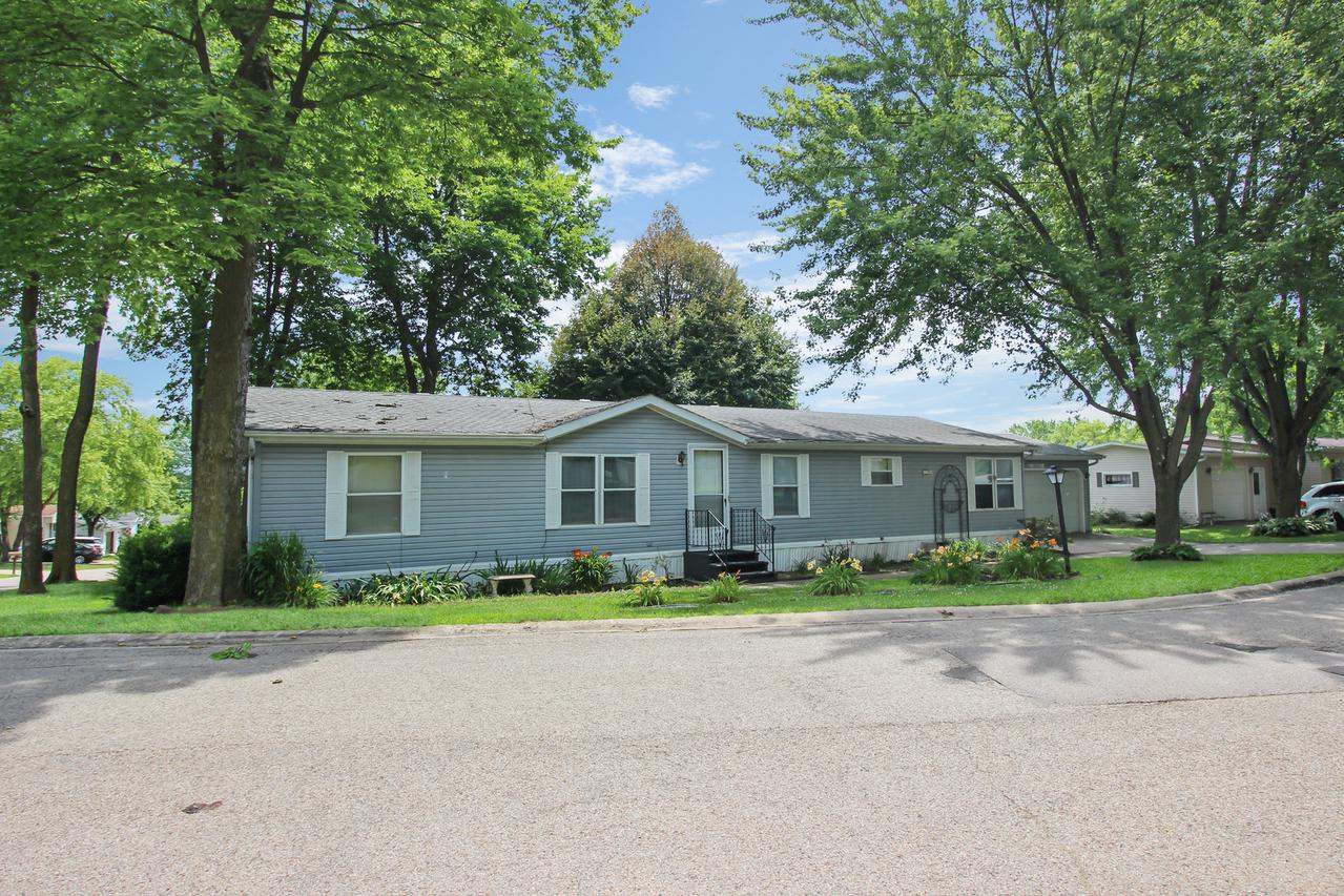 163 Knollwood Dr., Freeport, IL 61032