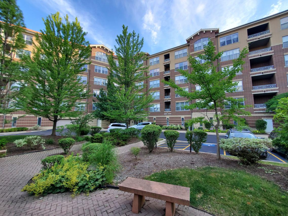 9350 Skokie Blvd. #304, Skokie, IL 60077