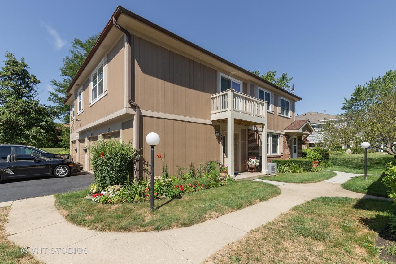 32 Fernwood Ct., Vernon Hills, IL 60061