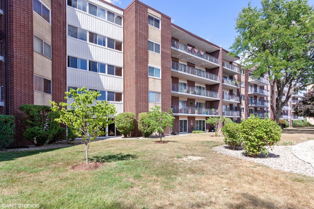 2900 Maple Ave. #9A, Downers Grove, IL 60515