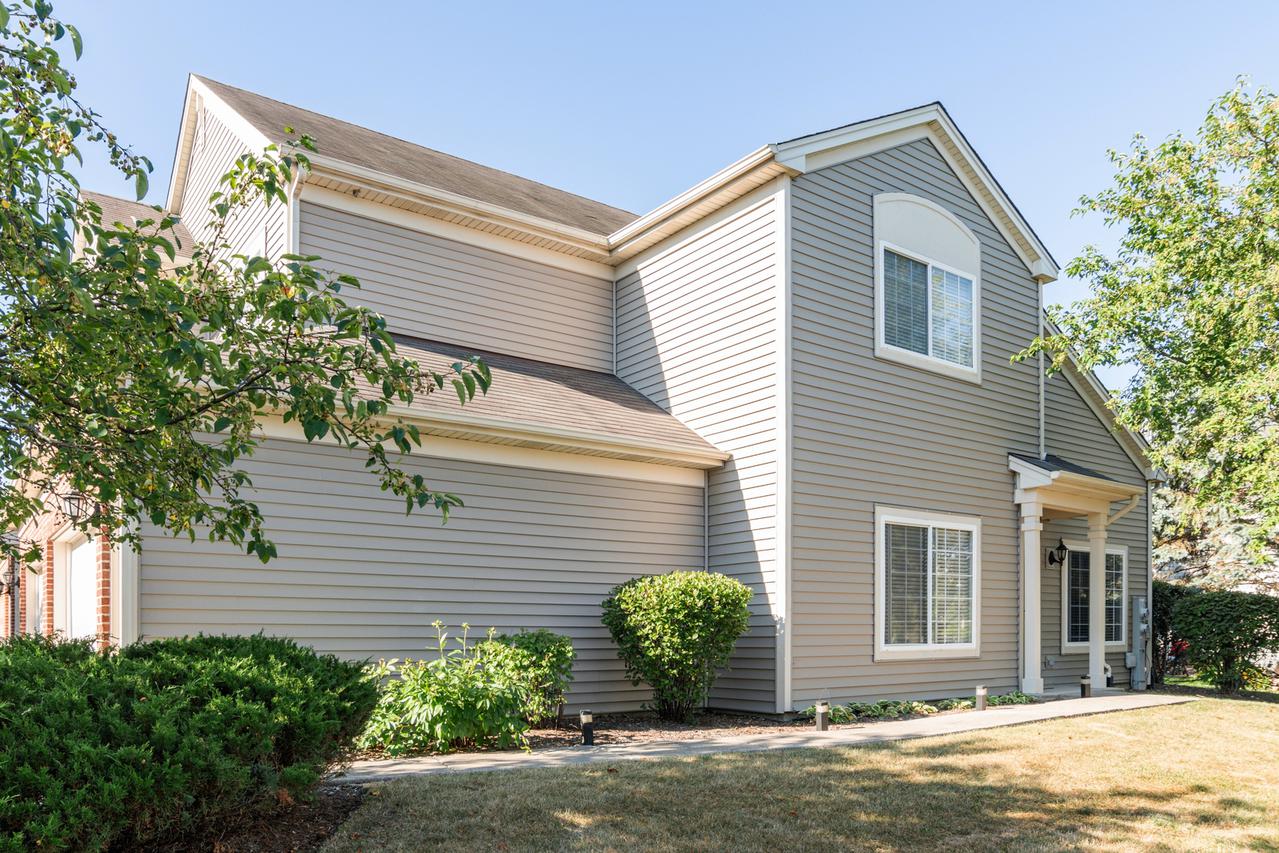 285 Nicole Dr. #F, South Elgin, IL 60177