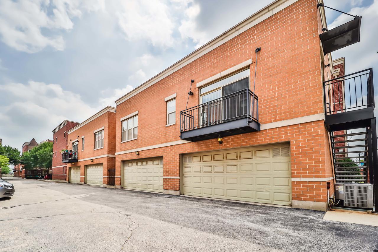 759 W Eastman St. #9, Chicago, IL 60610