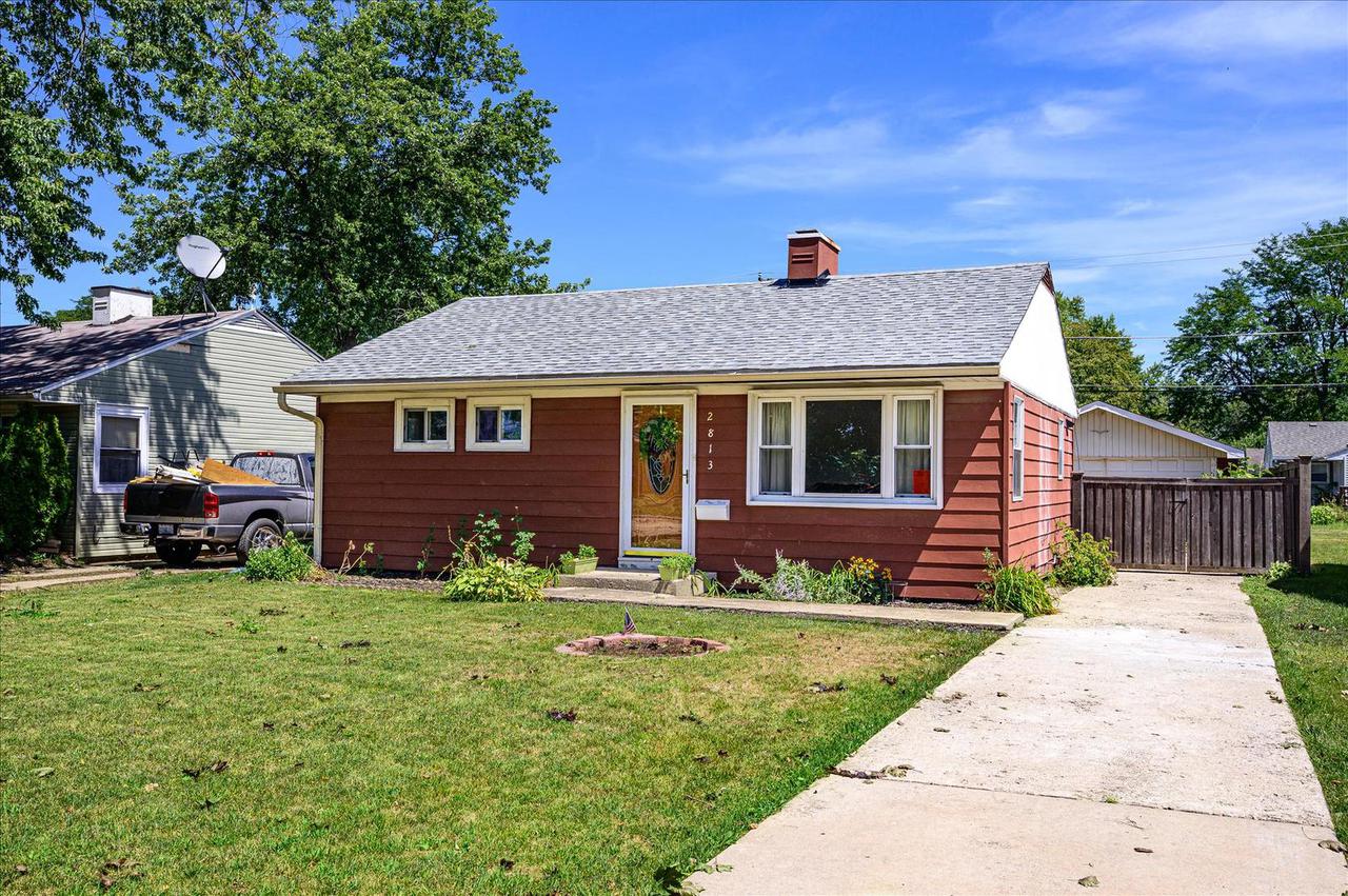 2813 S 13th Ave., Broadview, IL 60155