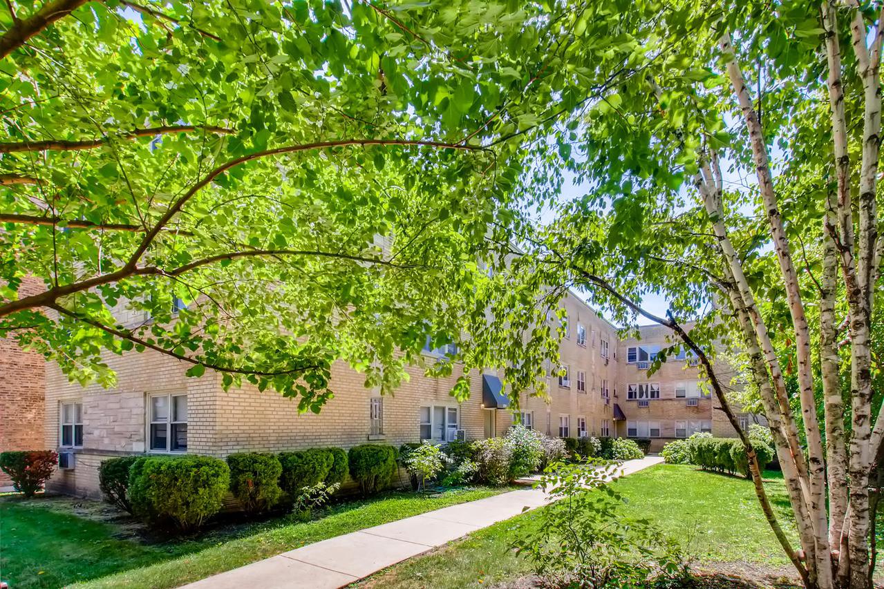 1711 W Estes Ave. #2S, Chicago, IL 60626