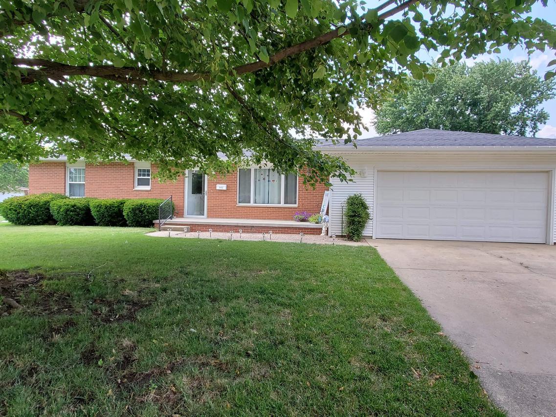 302 E Evergreen Dr., St. Joseph, IL 61873