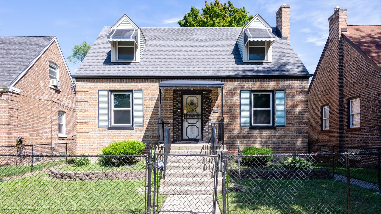 10149 S Crandon Ave., Chicago, IL 60617