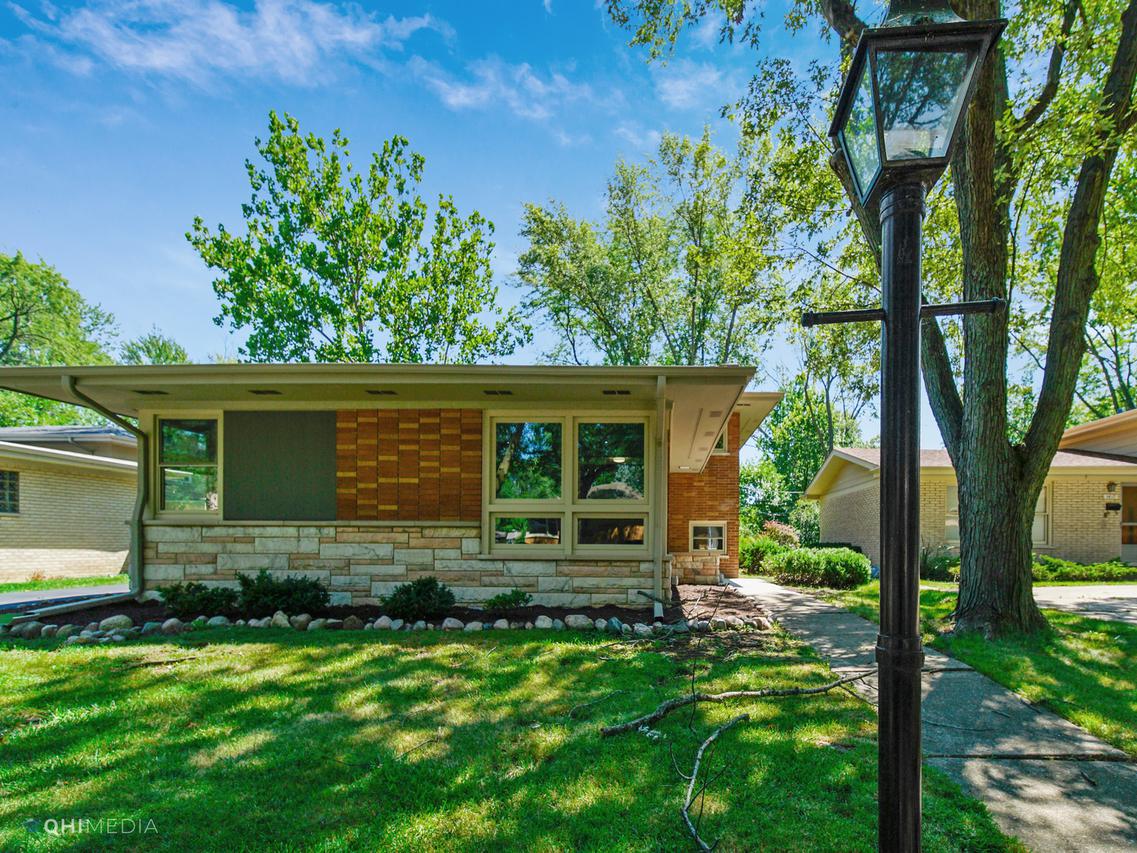 1411 E Lyn Ct., Homewood, IL 60430