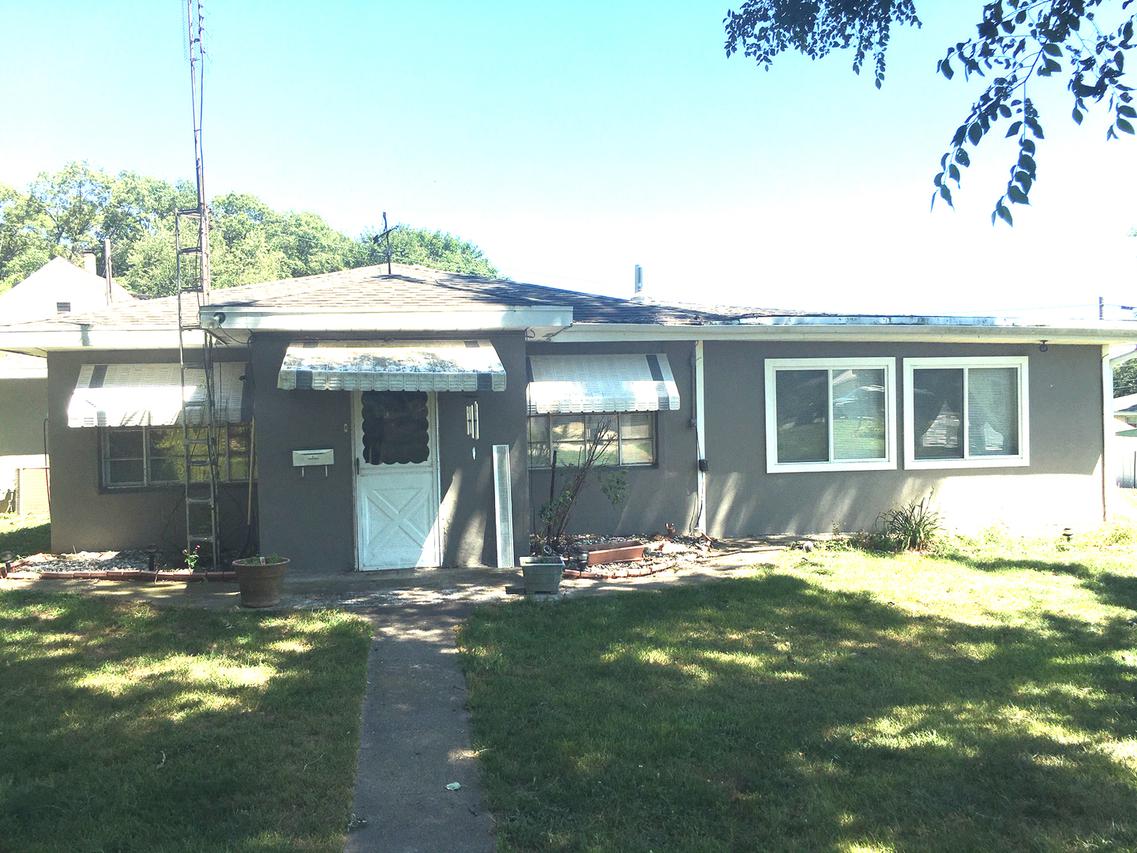 425 Broadway St., DePue, IL 61322