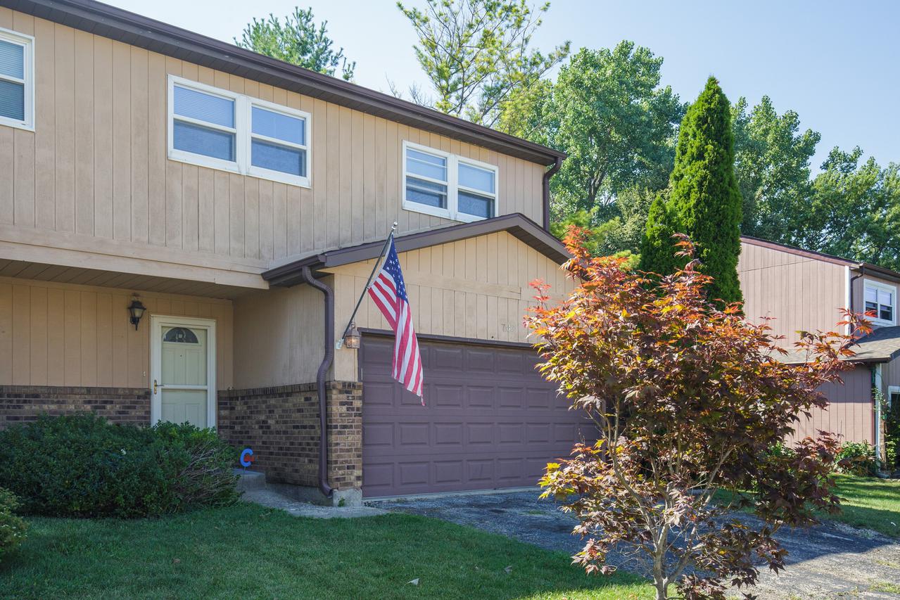 702 Dean Dr., South Elgin, IL 60177
