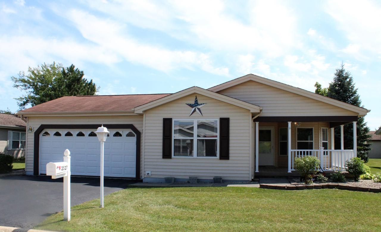 2527 Lippizan Ln., Grayslake, IL 60030