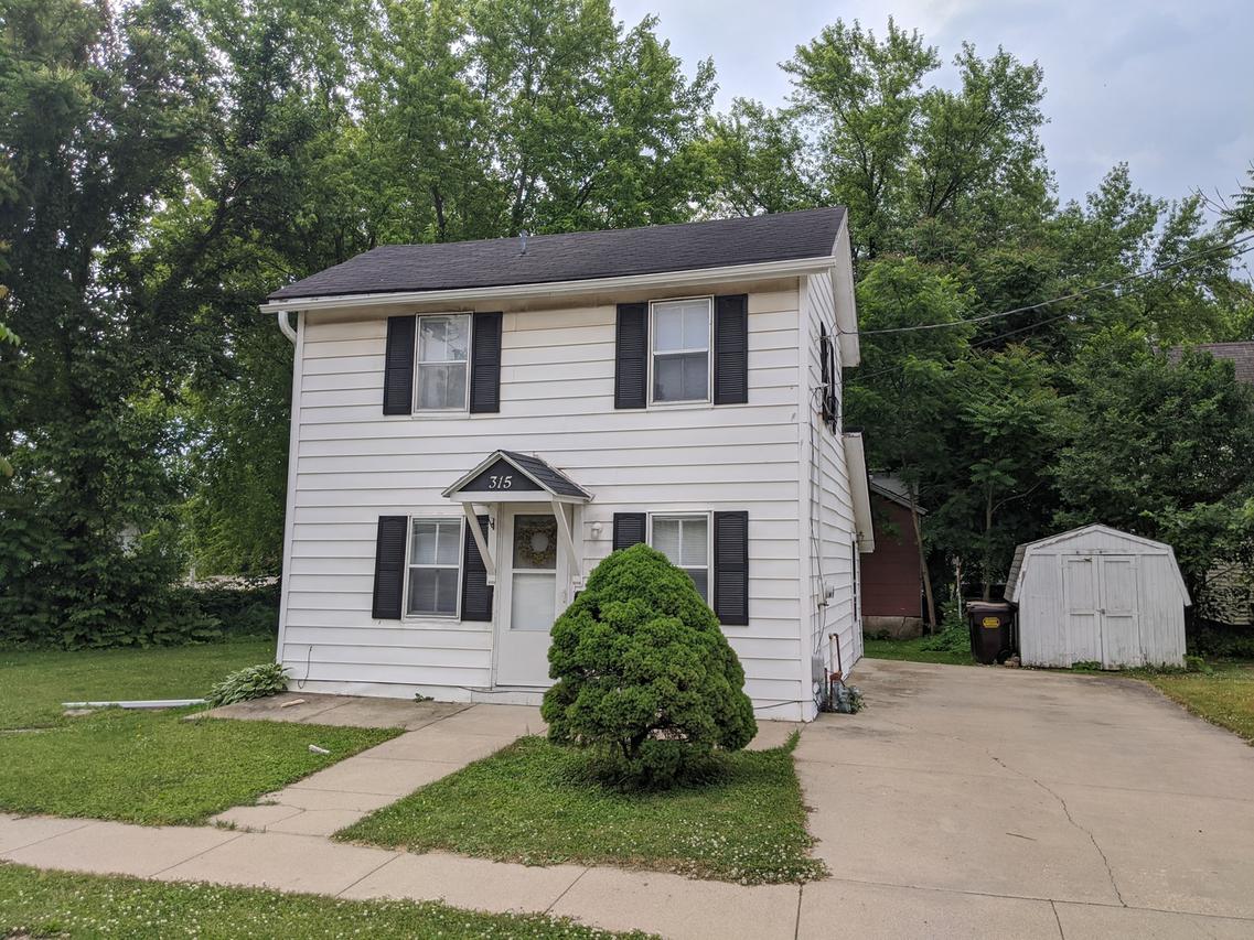 315 W Carpenter St., Freeport, IL 61032