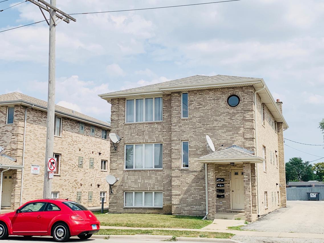 4323 Lawndale Ave., Lyons, IL 60534