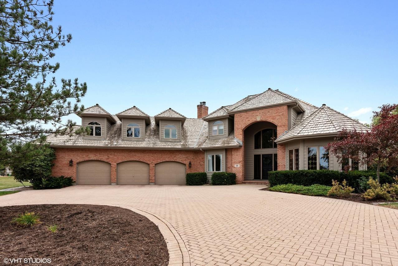 26 Foxtail Rd., Hawthorn Woods, IL 60047