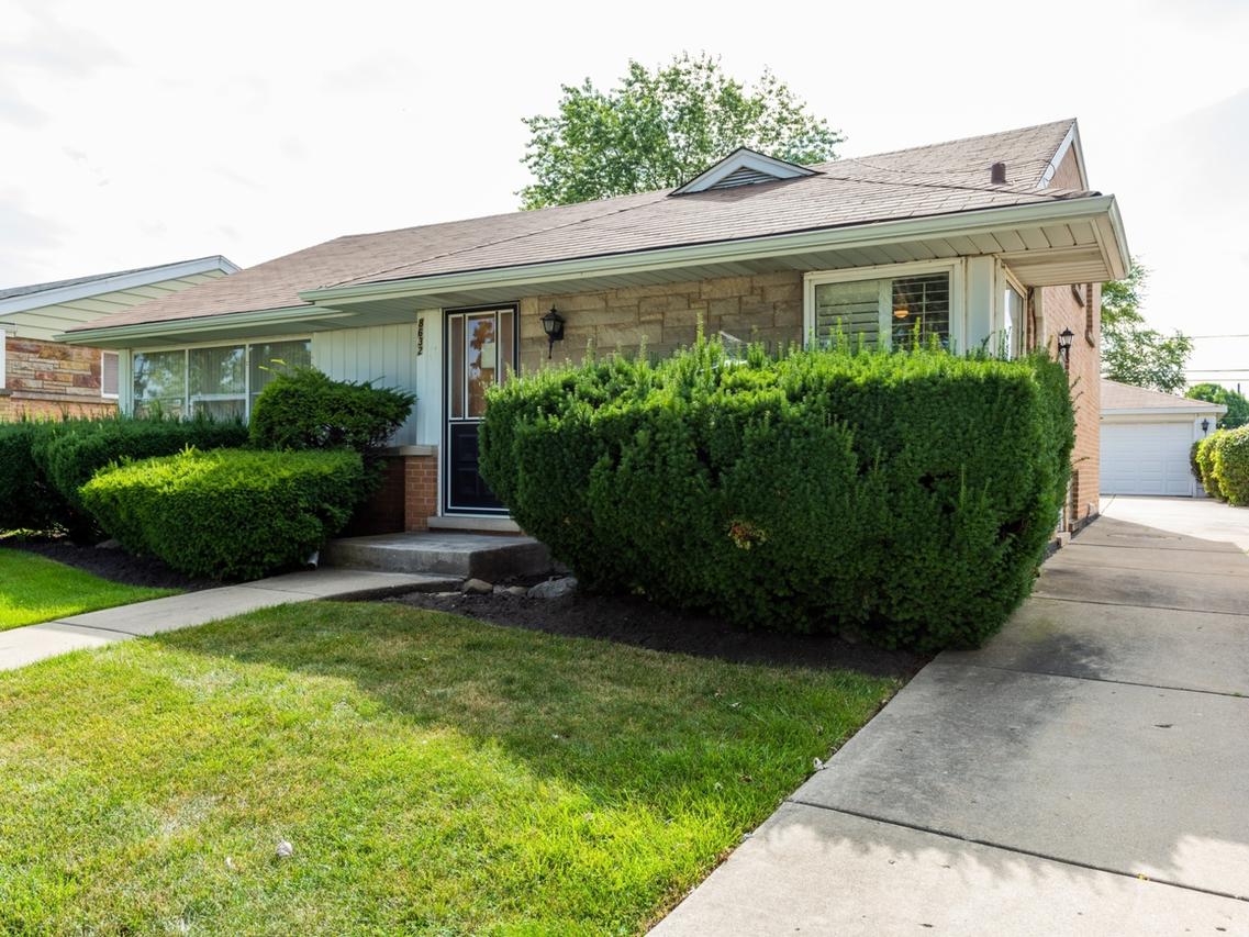 8632 N Olcott Ave., Niles, IL 60714