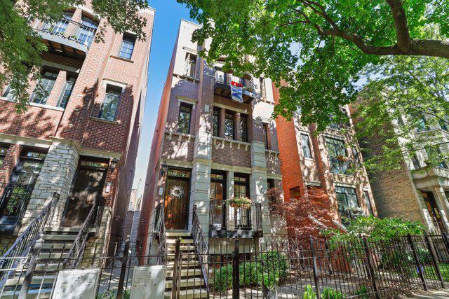 3237 N Seminary Ave. #1, Chicago, IL 60657