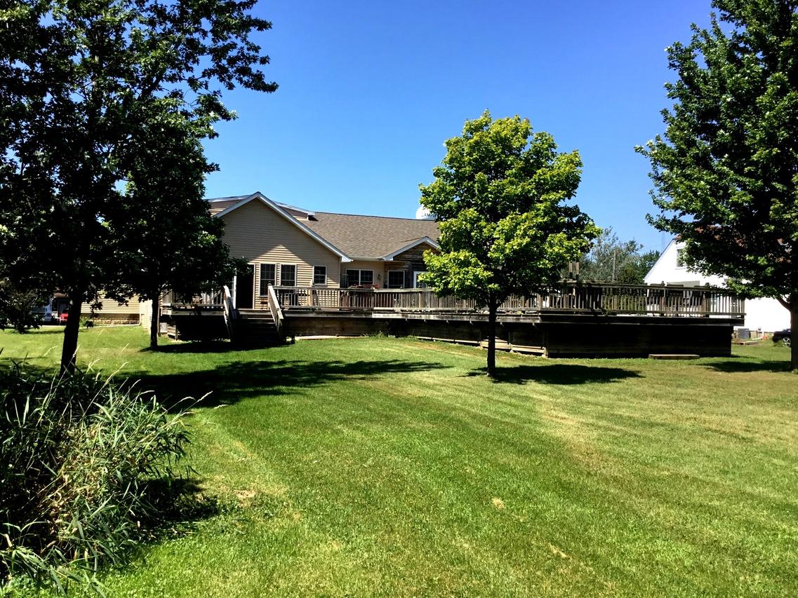 212 Elm St., Campus, IL 60920