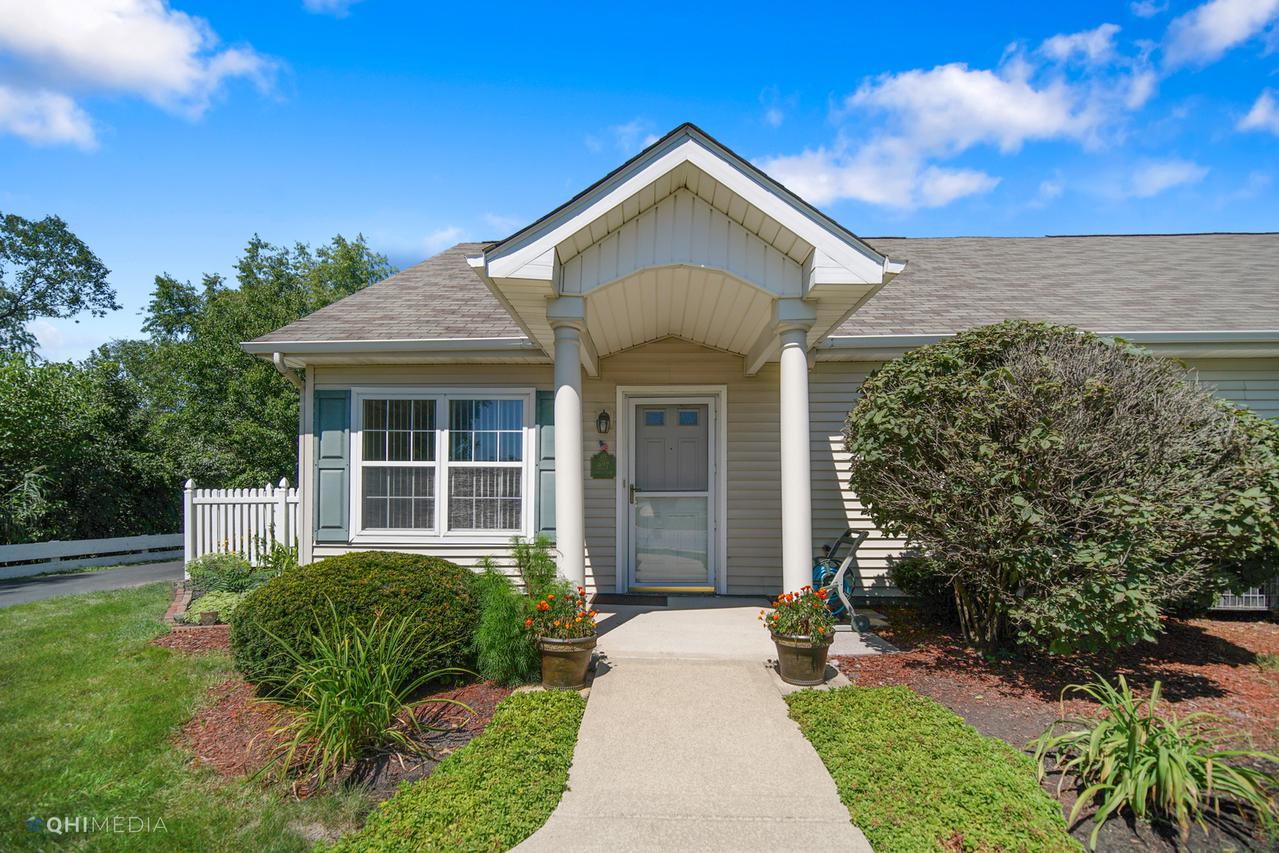 927 Garden Ln., Homewood, IL 60430