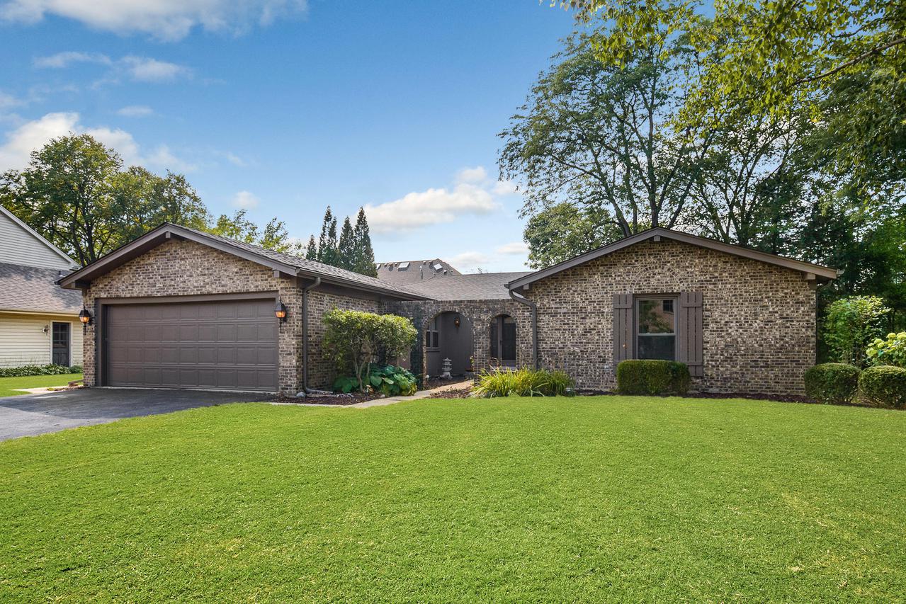 2328 Cambridge Dr., Northbrook, IL 60062