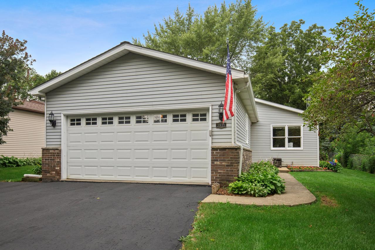 3811 Tulip St., Crystal Lake, IL 60014