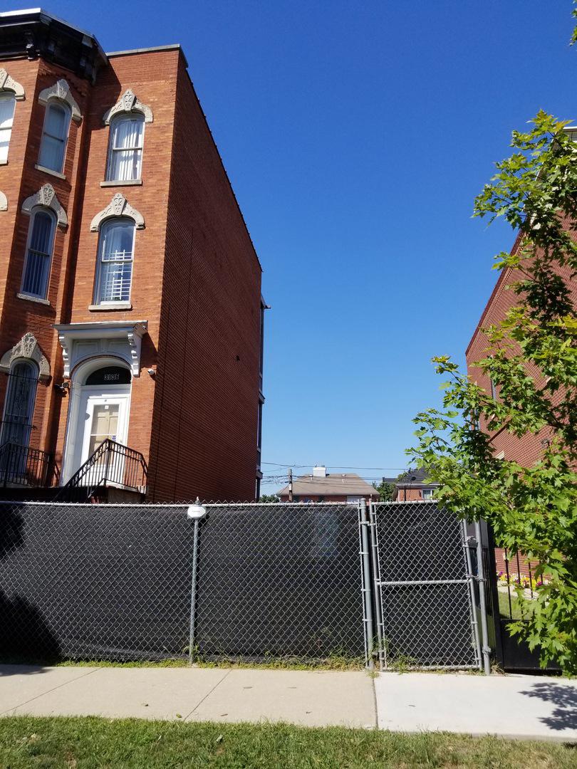 3134 S Giles Ave., Chicago, IL 60616