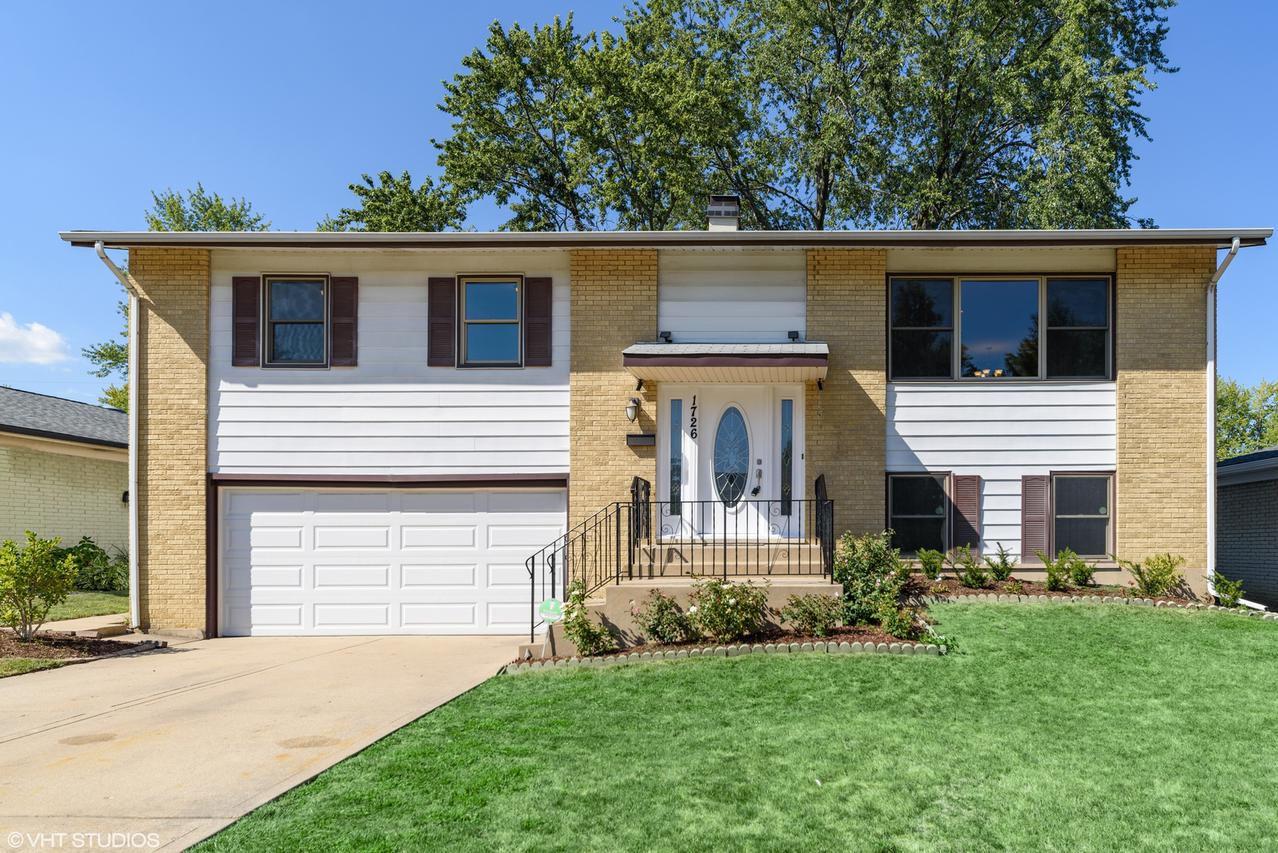 1726 W Pheasant Tr., Mount Prospect, IL 60056