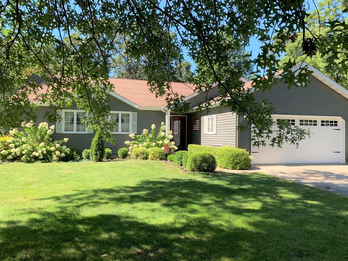 29 Country Club Ln., Arcola, IL 61910
