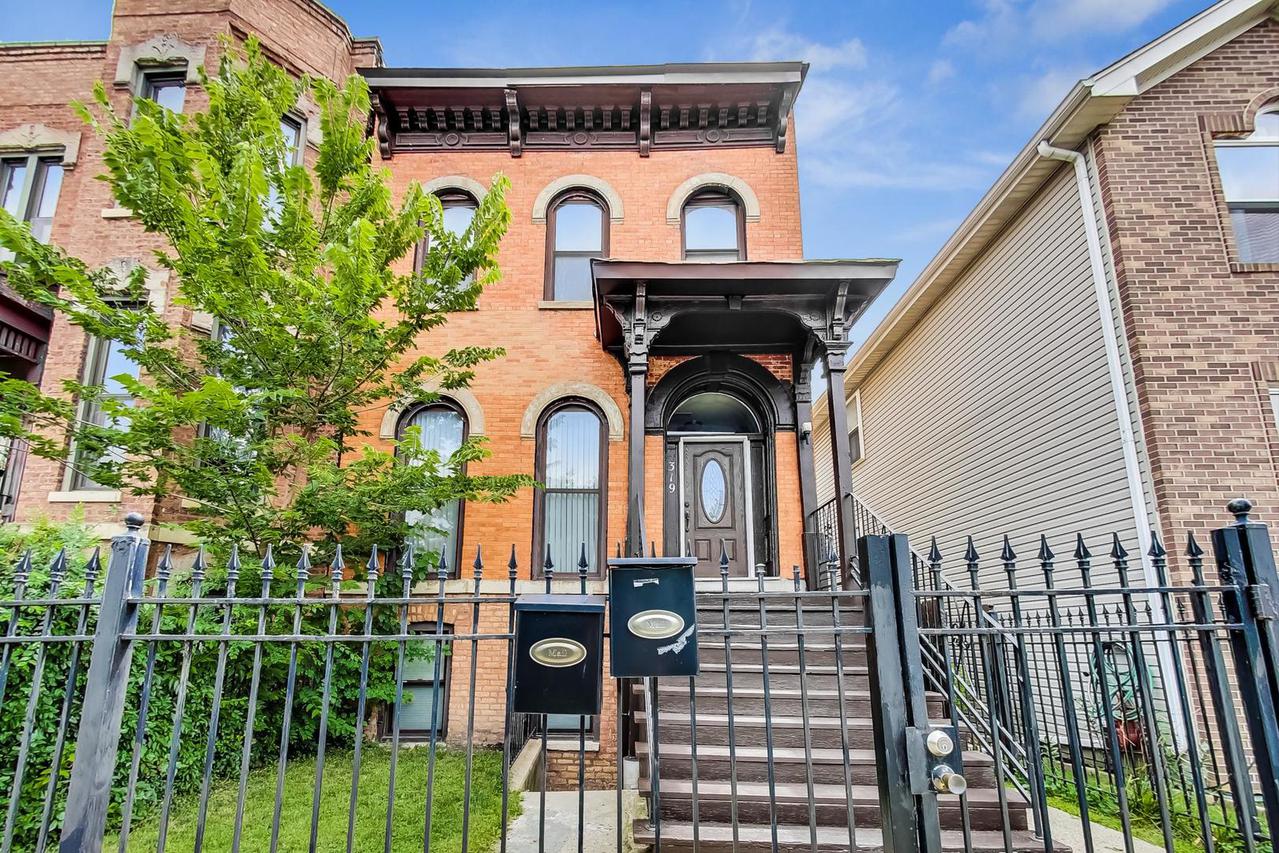 319 S Leavitt St., Chicago, IL 60612