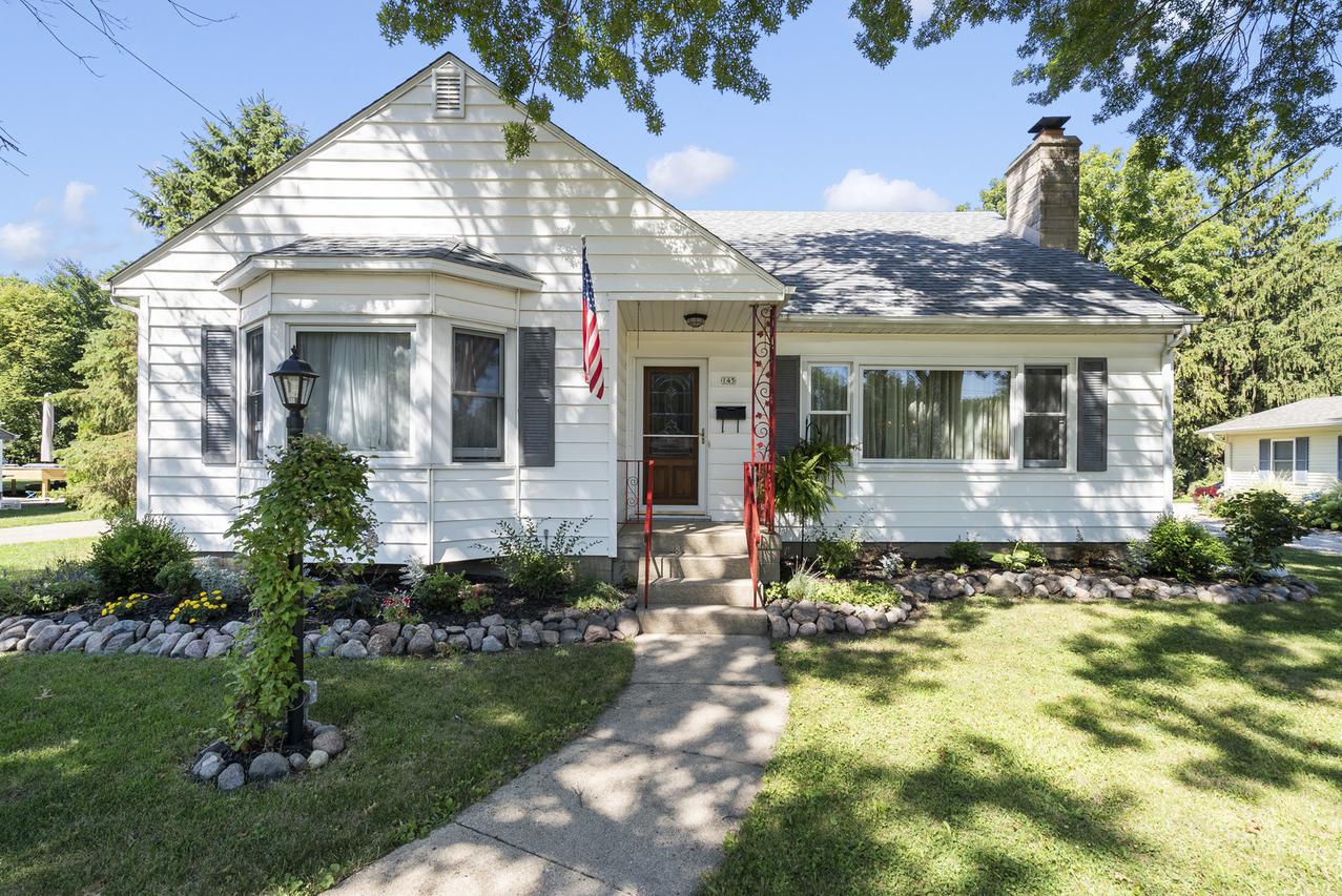 145 Oak St., Seneca, IL 61360