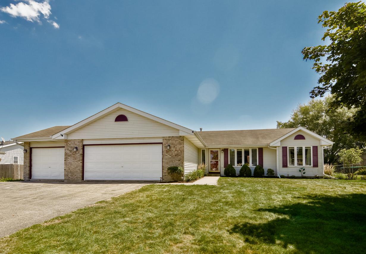 124 Autumnwood Ln., Davis Junction, IL 61020