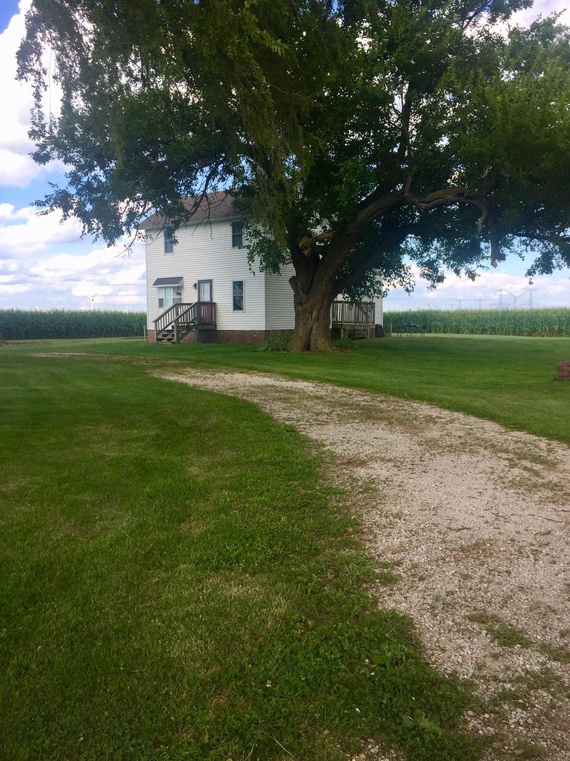 8600 S Kinsman Rd., Kinsman, IL 60437