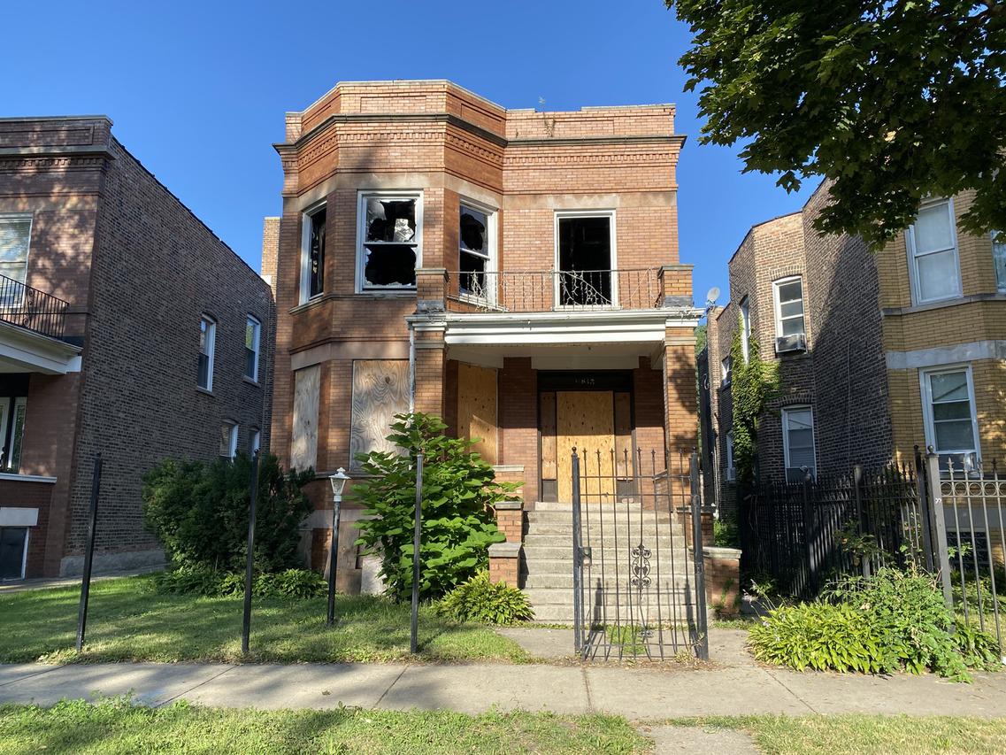 6812 S Dante Ave., Chicago, IL 60637