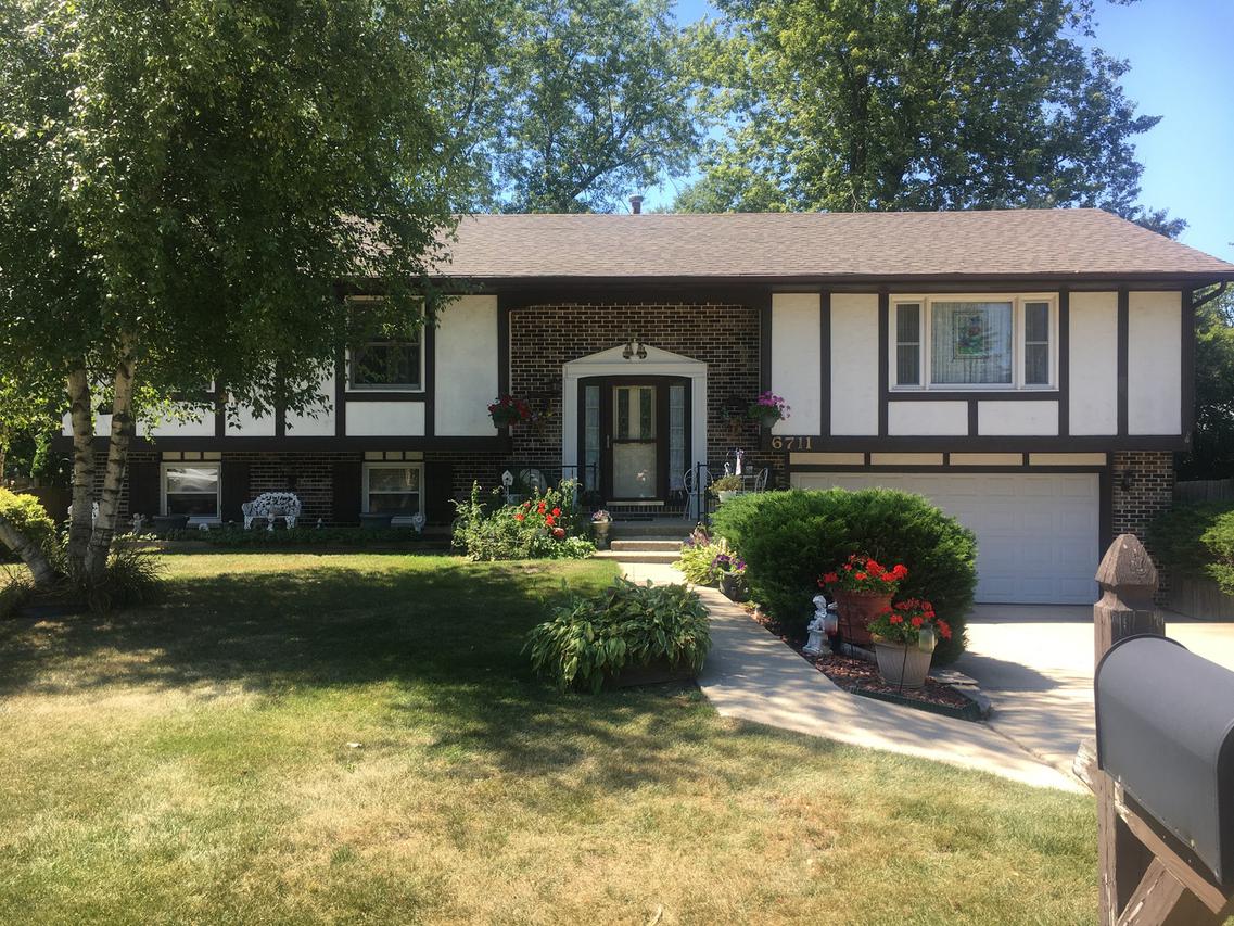 6711 Briarwood Dr., Crystal Lake, IL 60014