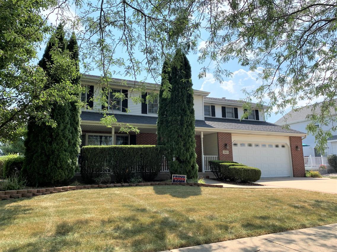 202 Woodbine Dr., Elwood, IL 60421