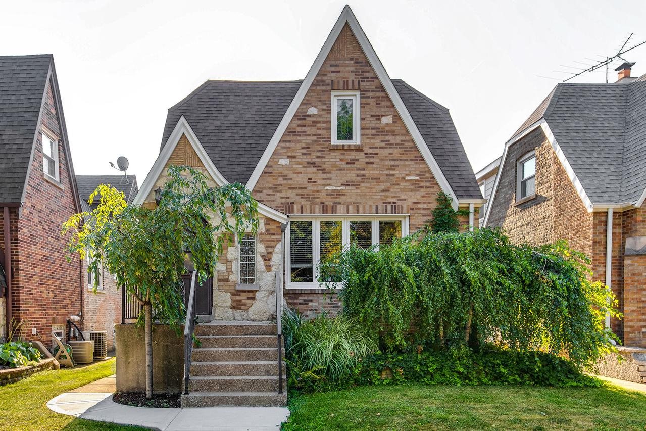 3304 N Oak Park Ave., Chicago, IL 60634