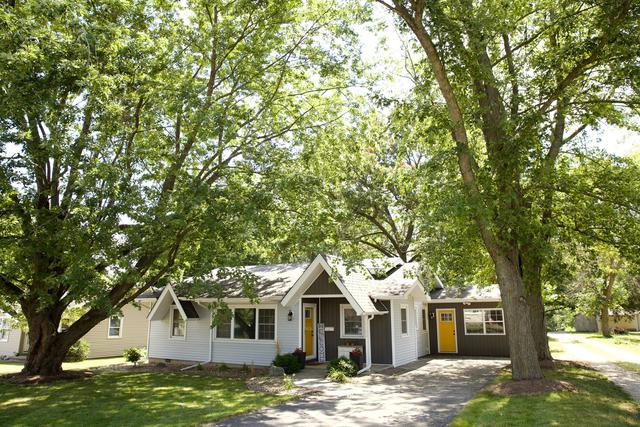 1102 E Van Buren St., Clinton, IL 61727