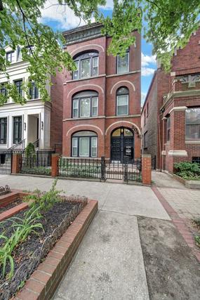 2044 N Fremont St., Chicago, IL 60614
