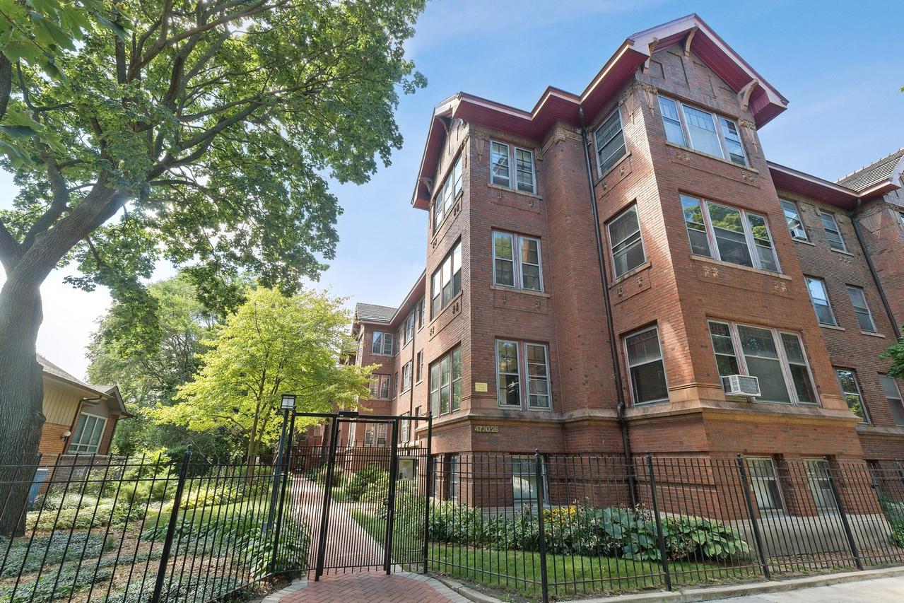 4724 S Greenwood Ave. #1W, Chicago, IL 60615