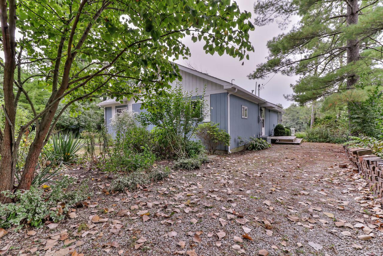 16322 Shangri La Rd., Oakwood, IL 61858
